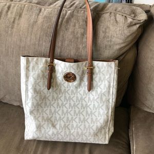 White Michael Kors Purse